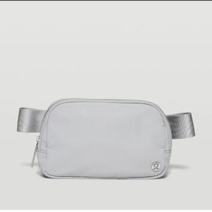 Lululemon Everywhere Belt Bag- Silver Drop